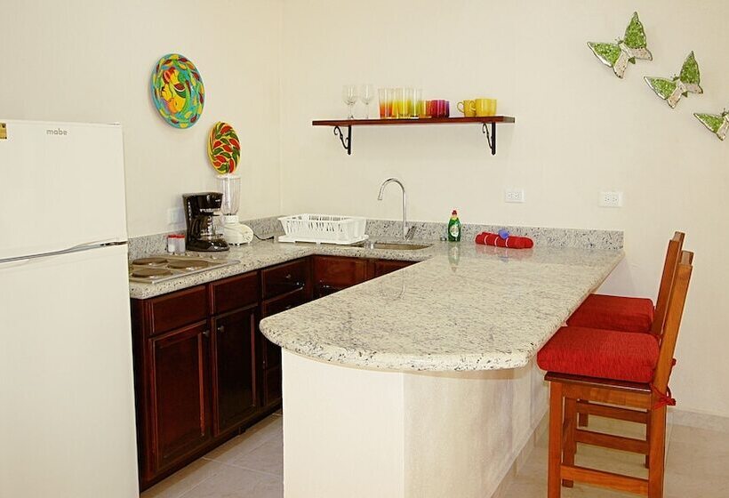 جناح مطلّ علي حمام السباحة, Cabañas Puerto Morelos