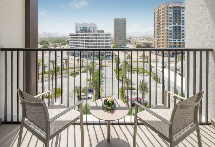 اتاق دلوکس با تخت کینگ و چشم‌انداز شهر, Palace Beach Resort Fujairah
