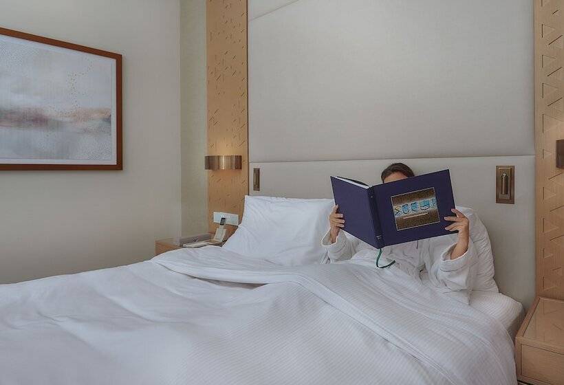 Номер Deluxe Вид на Бассейн, Palace Beach Resort Fujairah