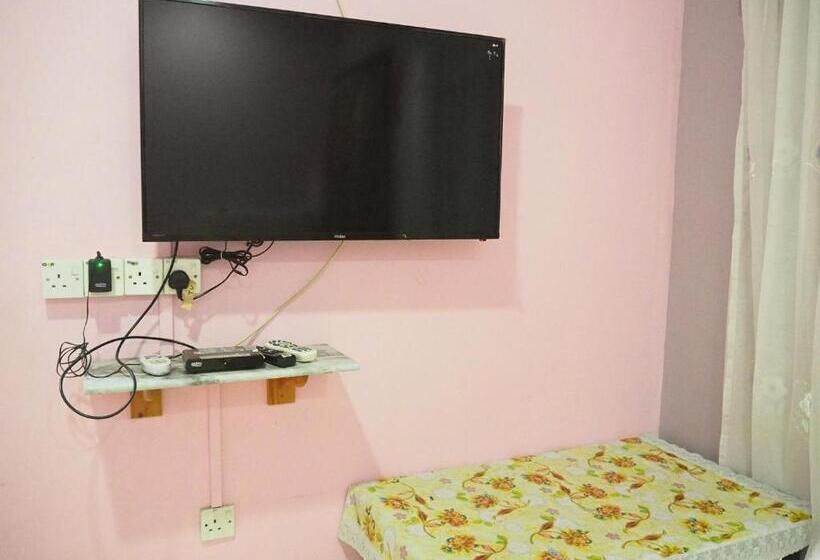 Апартаменты 4 Спальни, Oyo Homes 90575 Ck Bahau Homestay