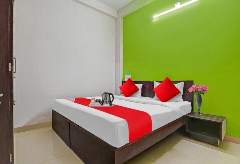 三人经典房间, Flagship Hotel Saksham