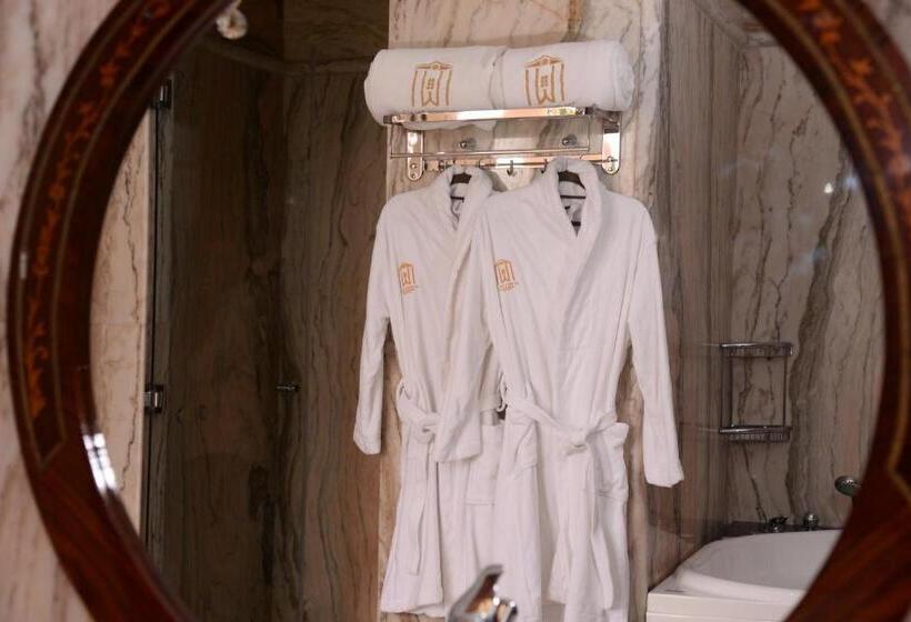 带按摩浴盆的套房, The White Palace Rabat