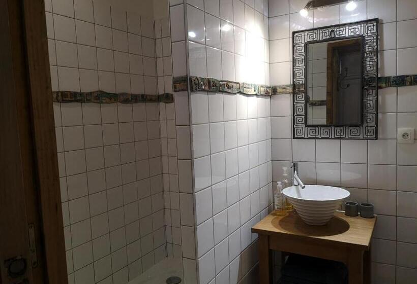 Номер Стандарт, Chambres Auberge De Thorrenc