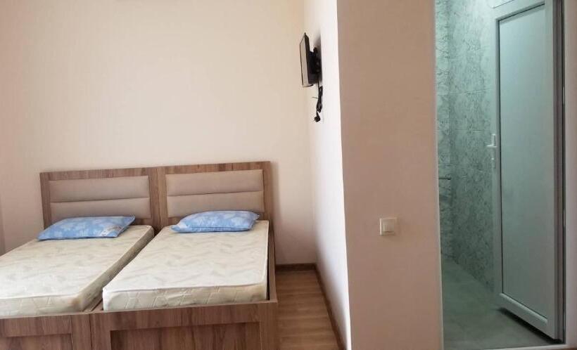 اتاق استاندارد, Mate S Guest House