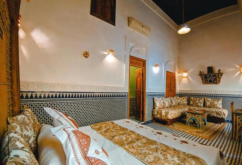 اتاق کلاسیک چهارنفره, Riad Fès Center
