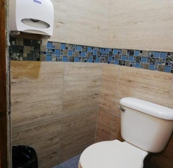 Апартаменты 1 Спальня, The Corner Airbnb
