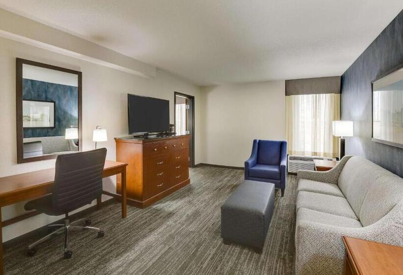 Люкс Deluxe Кровать Кинг, Drury Inn & Suites St. Louis St. Peters