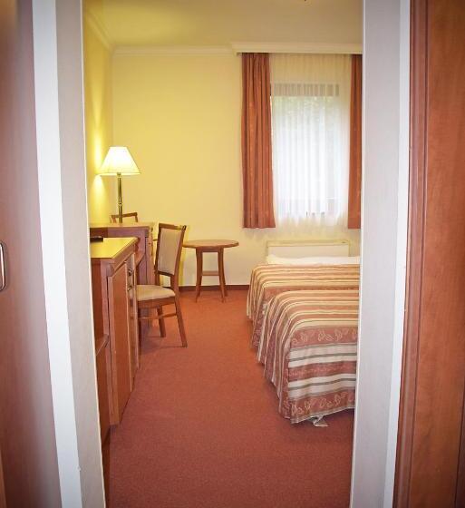 标准三人间, Geréby Kúria Hotel és Lovasudvar