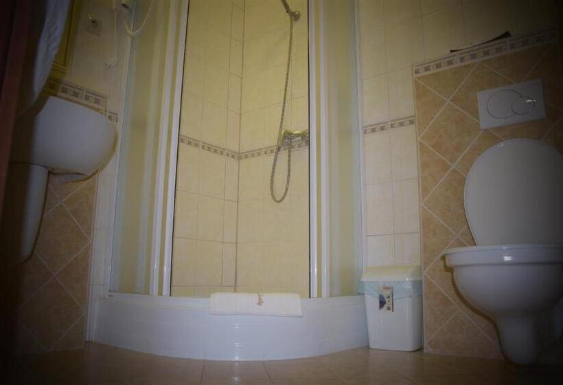 四人标准间, Geréby Kúria Hotel és Lovasudvar