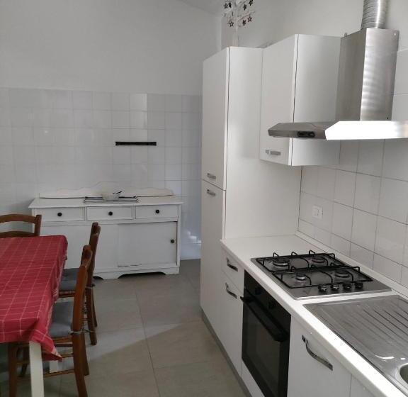 Апартаменты 2 Спальни, La Perla