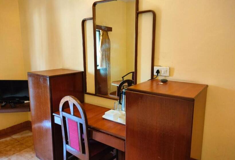Номер Стандарт Вид на Бассейн, The Dhanhills   A Valley View Hotel In Panchgani