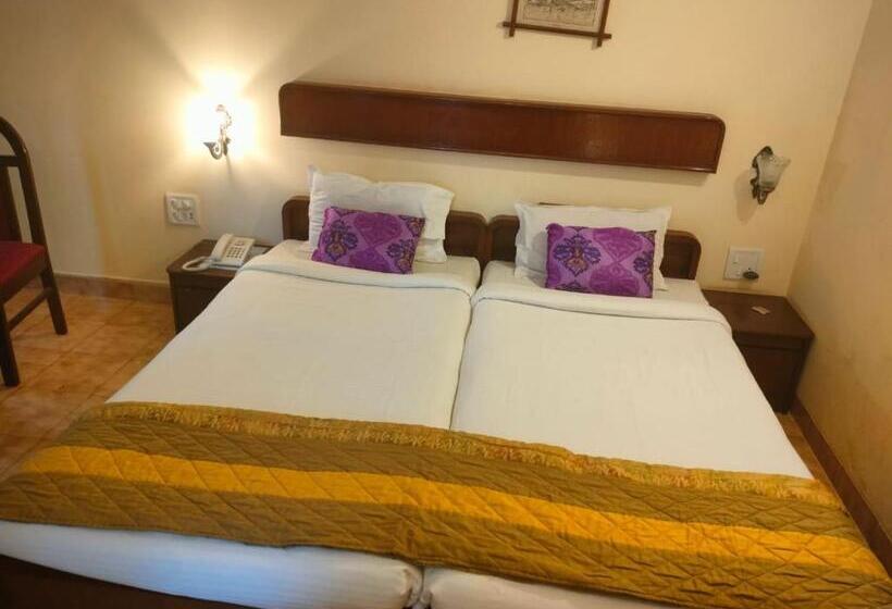 Номер Deluxe с Балконом, The Dhanhills   A Valley View Hotel In Panchgani