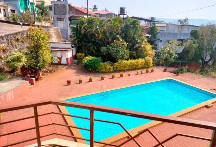 Номер Стандарт Вид на Бассейн, The Dhanhills   A Valley View Hotel In Panchgani
