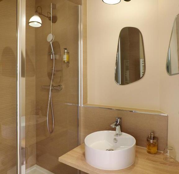4인용 스탠다드 룸, Logis Hôtel Du Belvédère