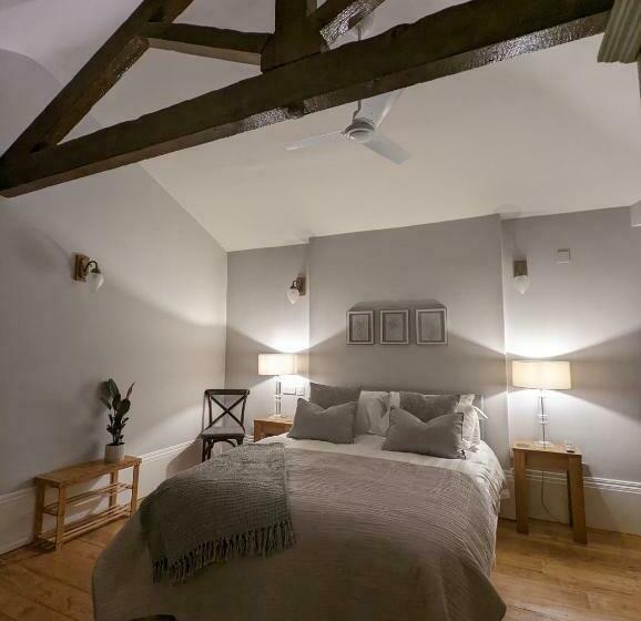 Стандартный Номер Кровать Кинг, Banks Bed & Continental Breakfast