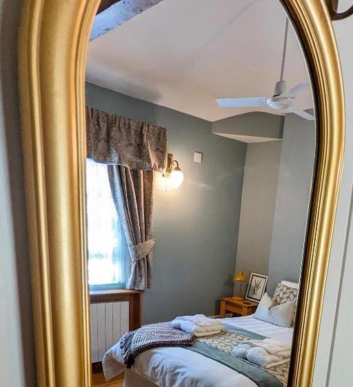 Номер Deluxe, Banks Bed & Continental Breakfast