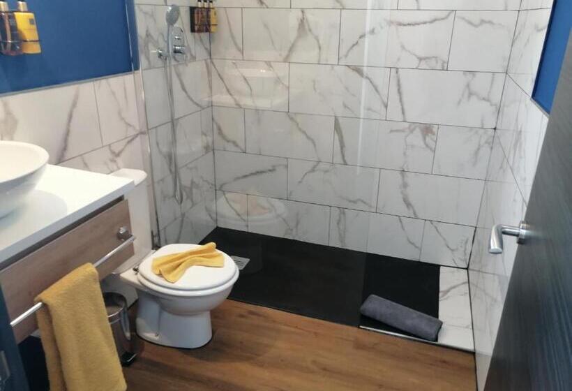 Номер Стандарт, Chabela S Water Wall