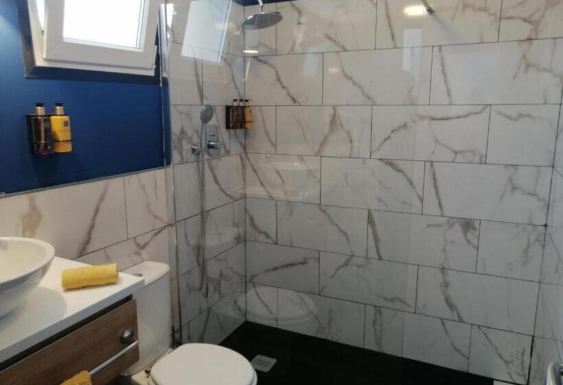 Номер Стандарт, Chabela S Water Wall