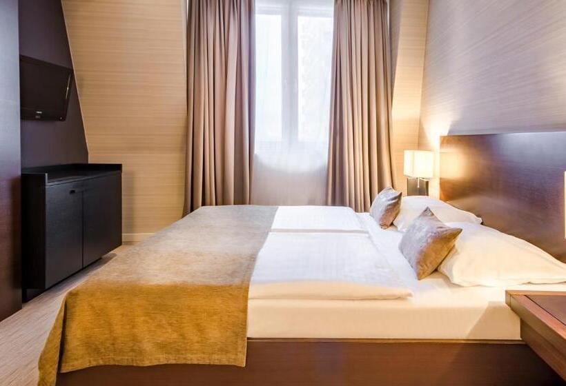 اتاق لوکس یک تخته, Residence