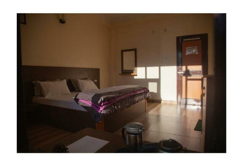 발코니 디럭스 룸, The Royal Orchard Kasol