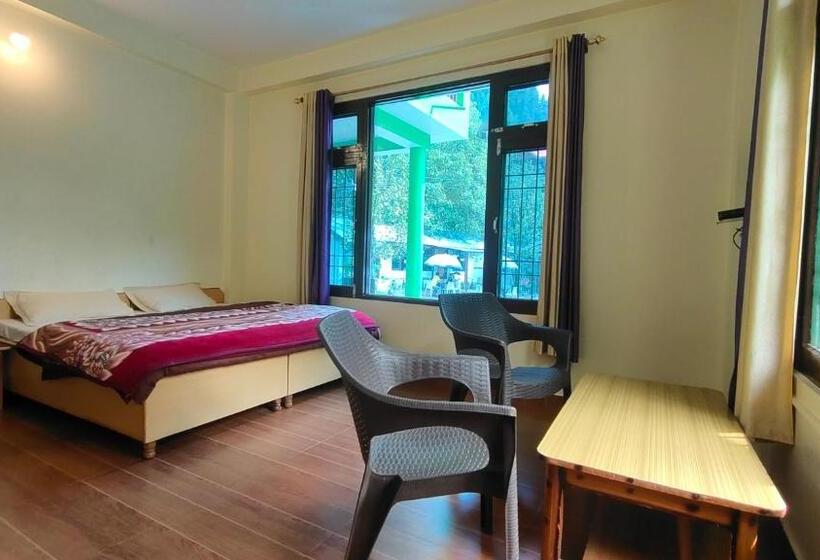 스탠다드 룸, The Royal Orchard Kasol