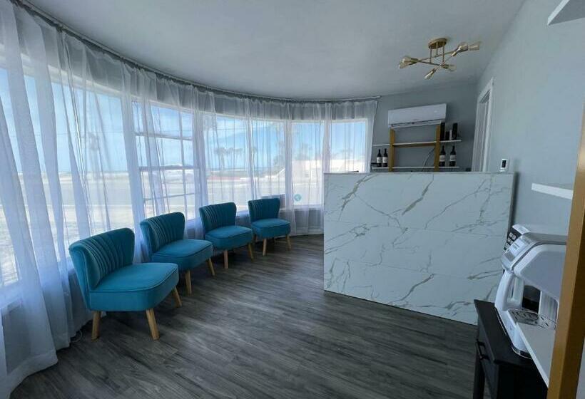 Студия Deluxe, 1915 Beach Club