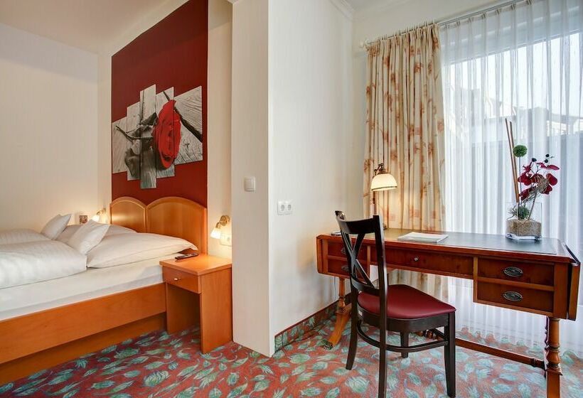 Номер Deluxe, Ina Hotel Consul