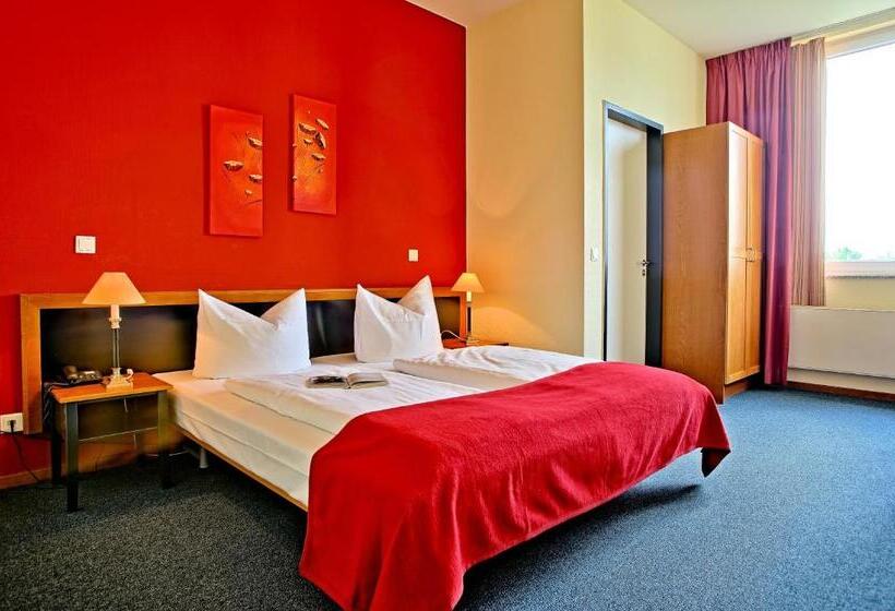 Номер Стандарт, H24 Hoteltow