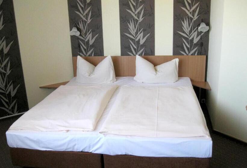 Номер Стандарт, Mucha Ohg Hotel Sembziner Hof