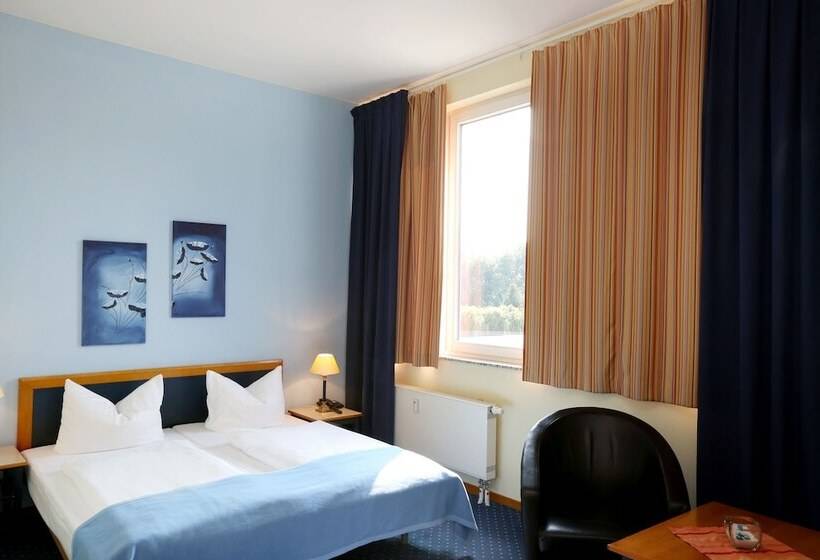 Номер Стандарт, H24 Hoteltow
