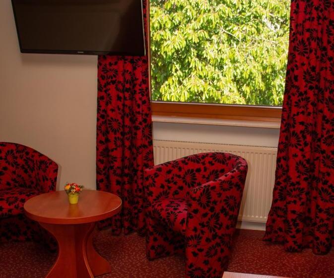 Номер Стандарт, Restaurant Laux