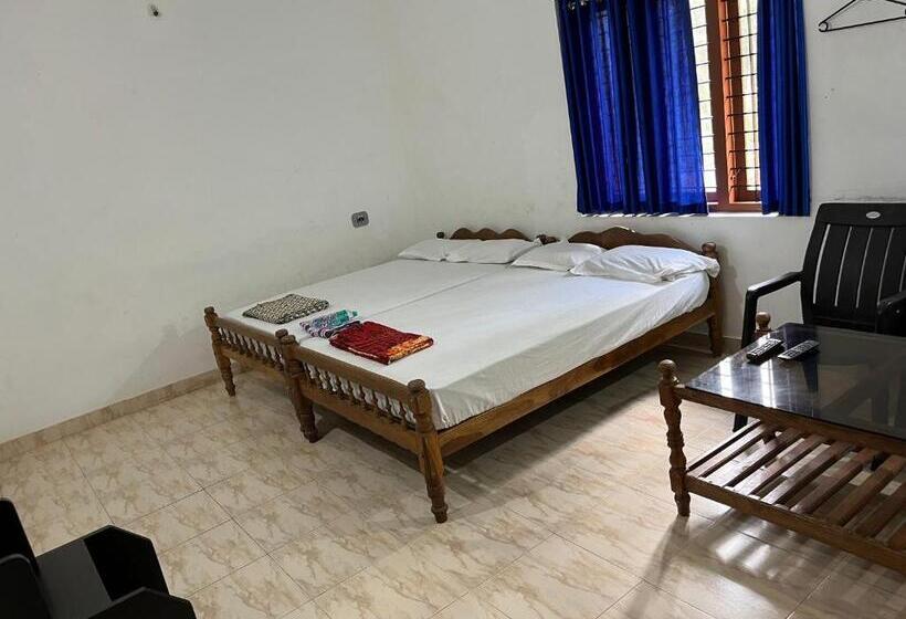 Семейный Номер, Dakshinakasi Guest House