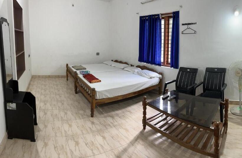 Семейный Номер, Dakshinakasi Guest House