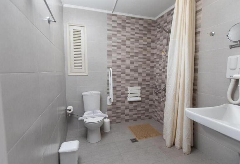 اتاق استاندارد سه تخته با چشم‌انداز استخر, Anita Beach Hotel  Adults Only