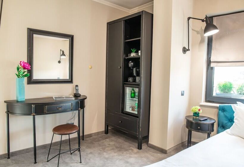 חדר סטנדרט, Reverence Boutique