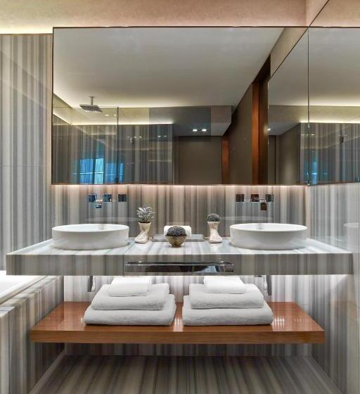 Deluxe Room Park View, The St. Regis Istanbul