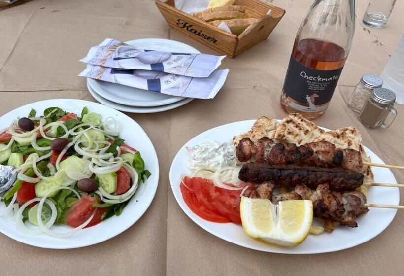 Четырехместный Номер Стандарт, Panorama Hotel   Restaurant