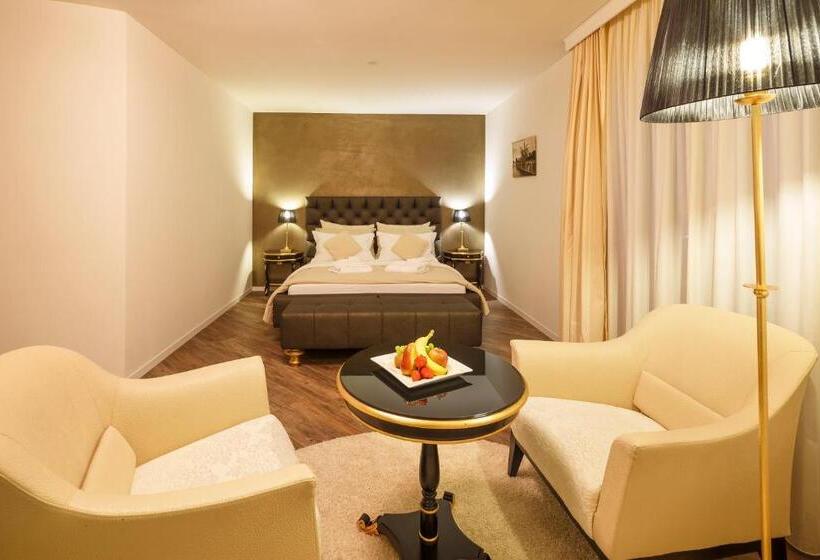 سوییت جونیور, Business Hotel First