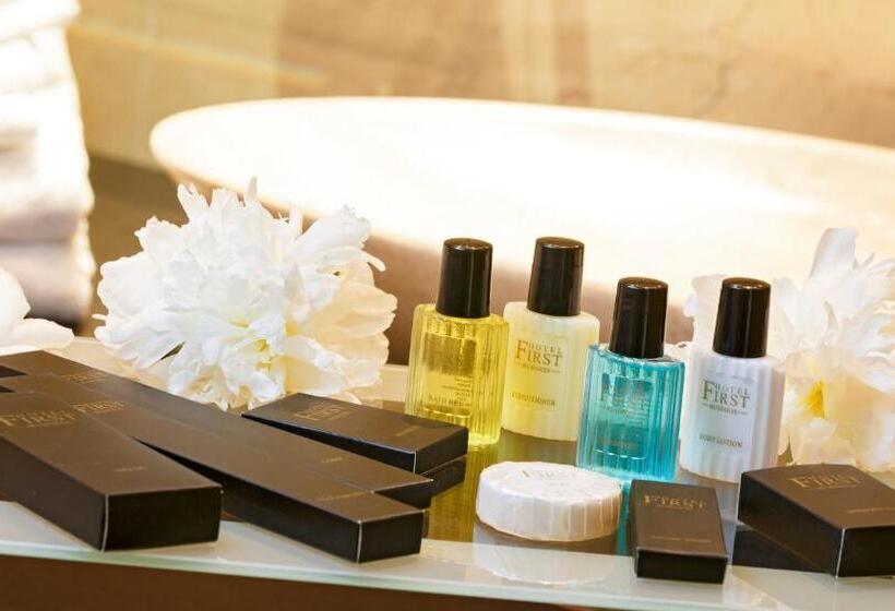 اتاق استاندارد با تخت دو نفره بزرگ, Business Hotel First