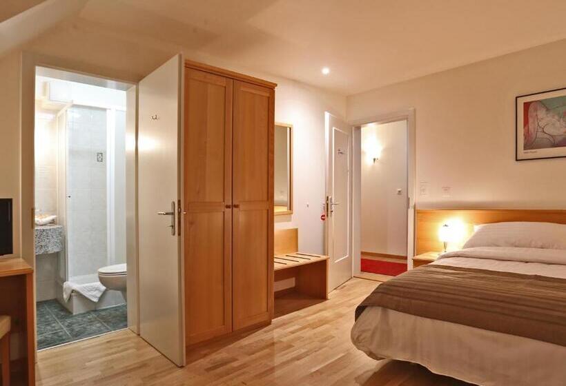 سوئیت جونیور با ماساژ آبی, Hôtel Du Cheval Blanc   City Center