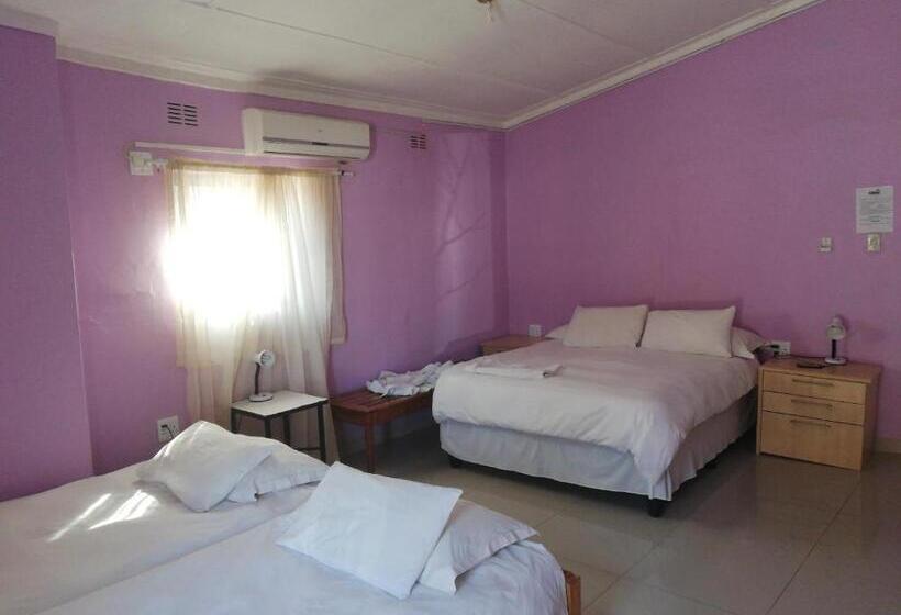 اتاق خانوادگی, The Farmhouse Boutique Guesthouse And Beergarden Cc