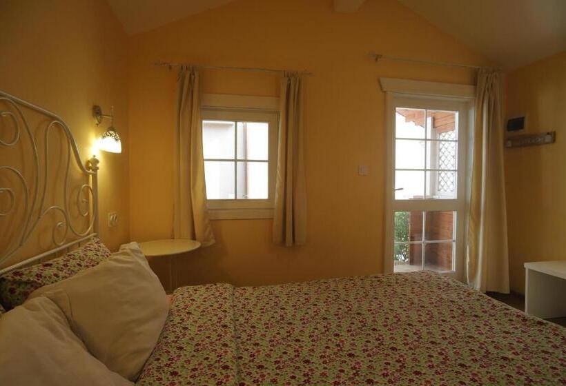 کلبه ییلاقی, Guest House Yanita