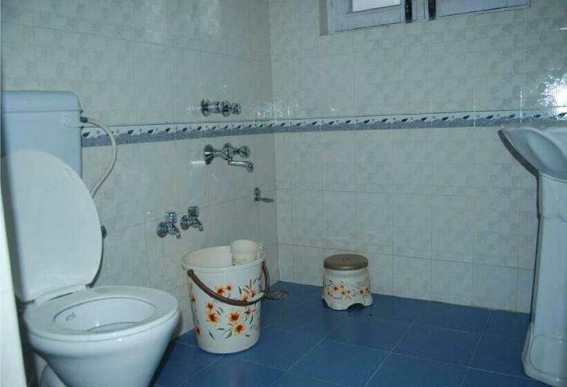 اتاق استاندارد با تخت بزرگ, Calm Holiday Inn