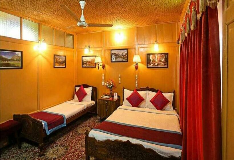 اتاق استاندارد با تخت بزرگ, Calm Holiday Inn