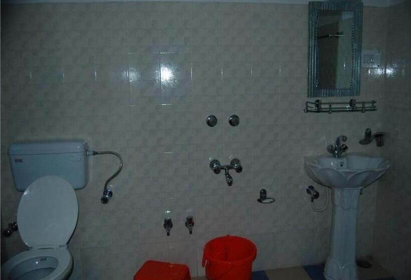 اتاق استاندارد با تخت بزرگ, Calm Holiday Inn