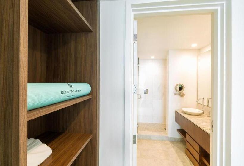 آپارتمان 3 خوابه با چشم‌انداز دریا, The Ritz Carlton Residences, Turks & Caicos