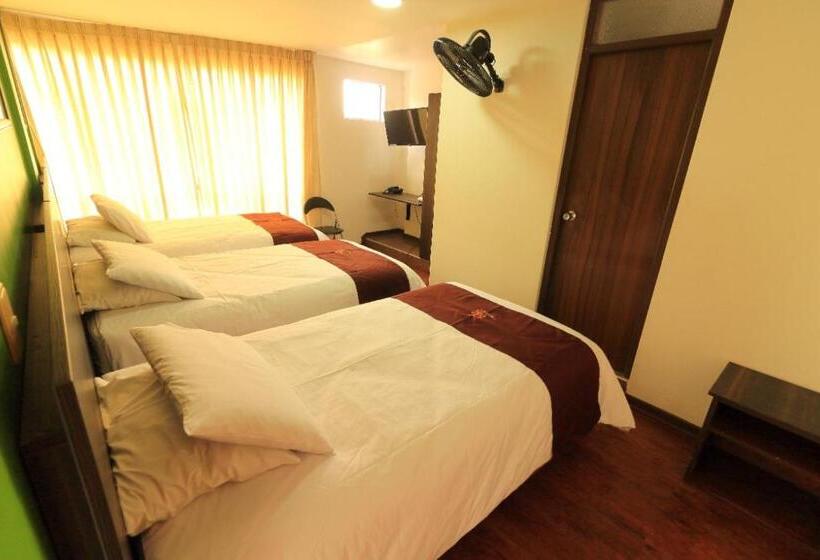 스탠다드 트리플 룸, Hostal Coral