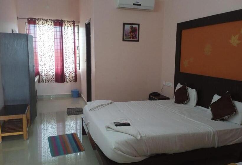豪华三人间, Grand Jp Inn Near 2 Km From Gundlupet Bus Stand
