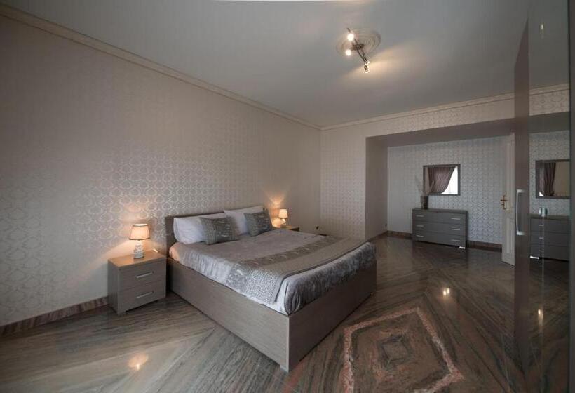 اتاق استاندارد با تخت بزرگ, Domus Aurea