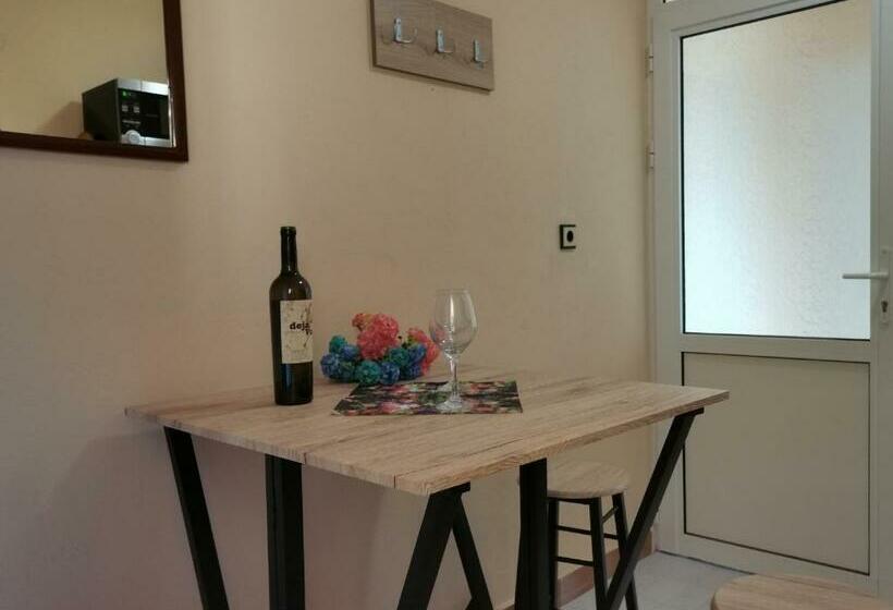 Апартаменты 1 Спальня с Балконом, Guest House 51
